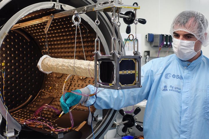 The 3Cat-4, the new UPC nanosatellite, is already orbiting the Earth